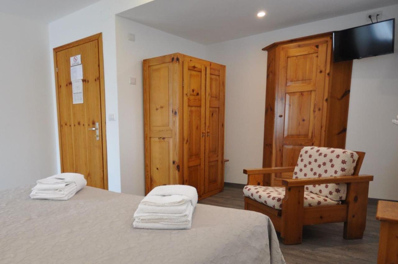 Meuble Albergo Dante บอร์มิโอ ภายนอก รูปภาพ