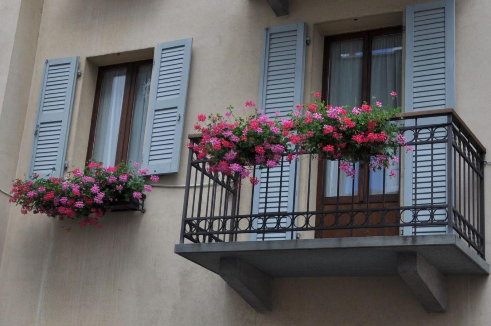 Meuble Albergo Dante บอร์มิโอ ภายนอก รูปภาพ