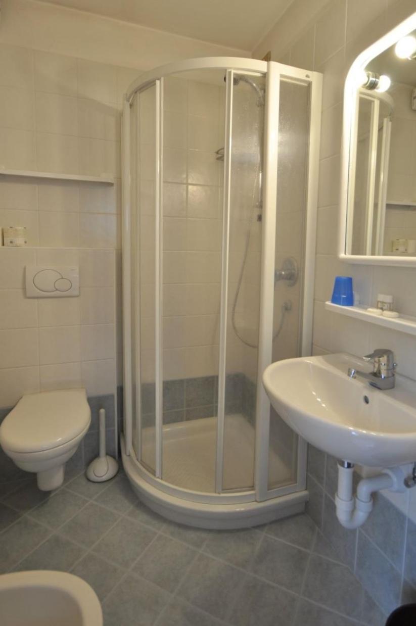 Meuble Albergo Dante บอร์มิโอ ภายนอก รูปภาพ