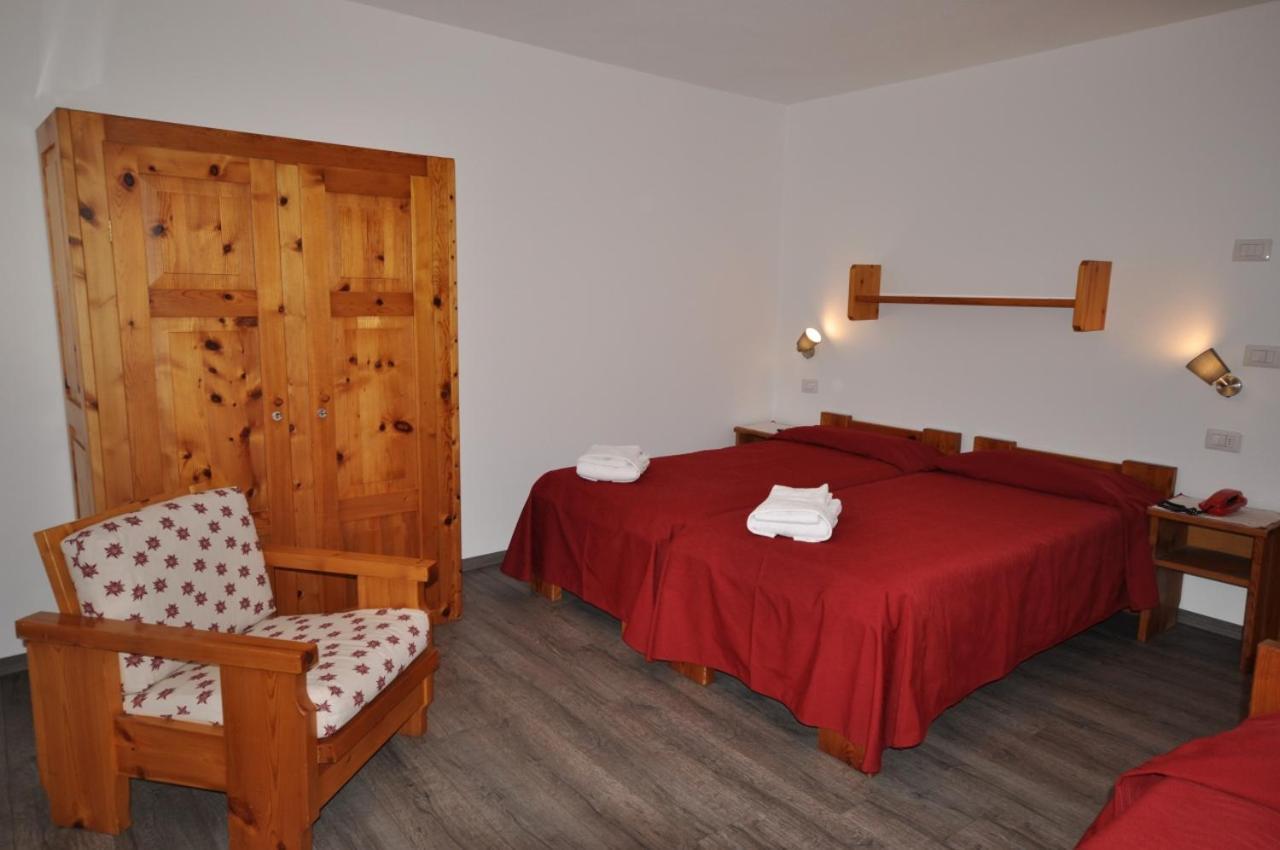 Meuble Albergo Dante บอร์มิโอ ภายนอก รูปภาพ