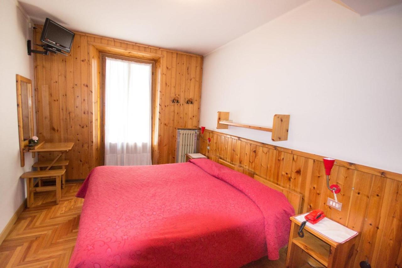 Meuble Albergo Dante บอร์มิโอ ภายนอก รูปภาพ