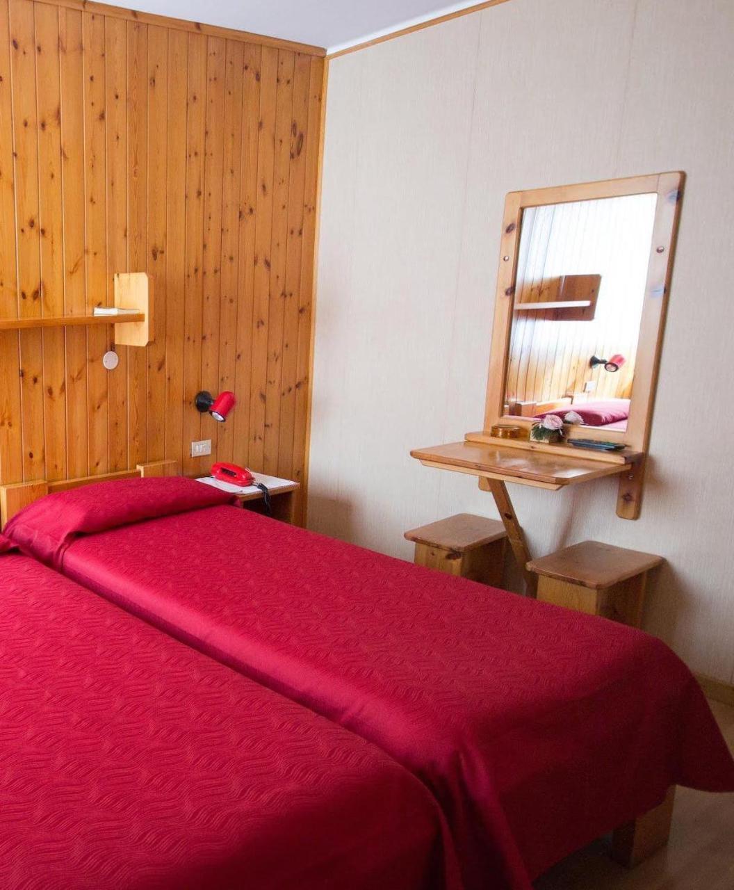 Meuble Albergo Dante บอร์มิโอ ภายนอก รูปภาพ
