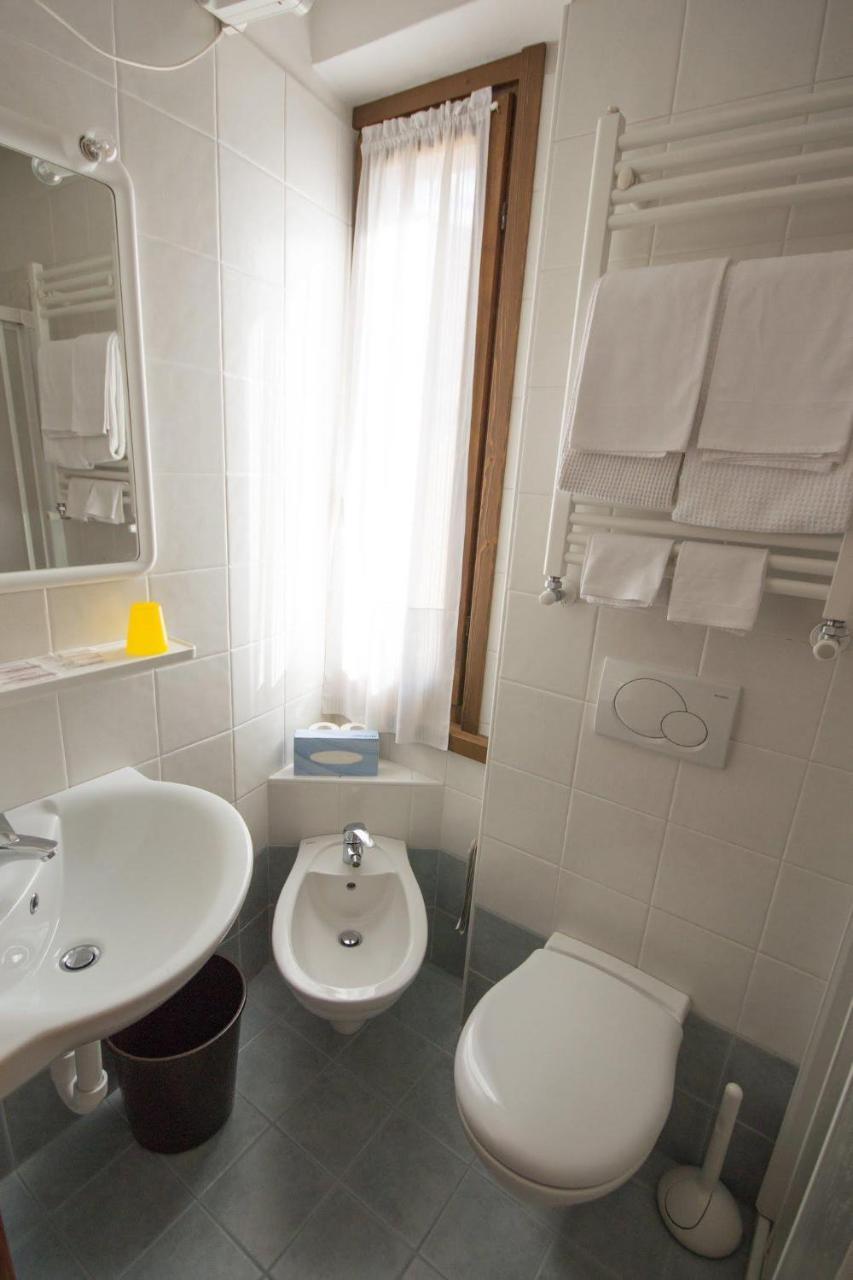 Meuble Albergo Dante บอร์มิโอ ภายนอก รูปภาพ