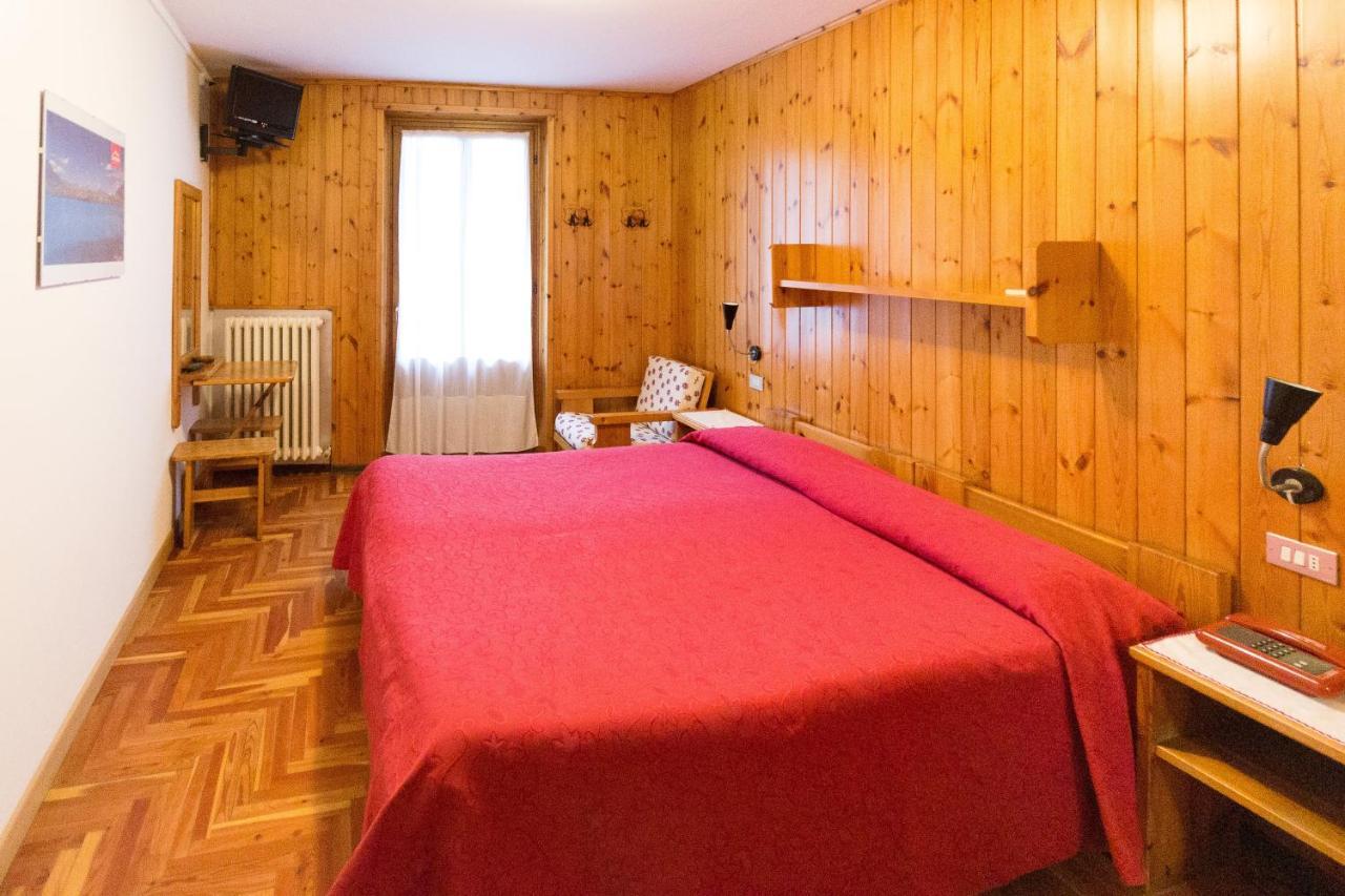 Meuble Albergo Dante บอร์มิโอ ภายนอก รูปภาพ