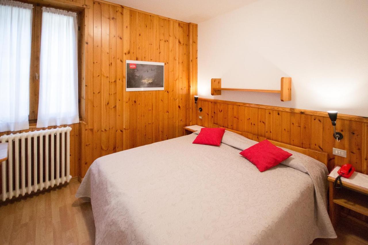 Meuble Albergo Dante บอร์มิโอ ภายนอก รูปภาพ