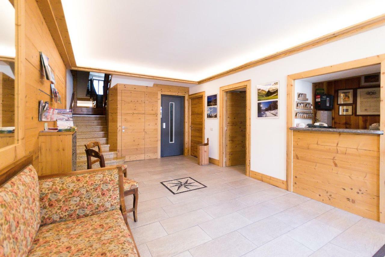 Meuble Albergo Dante บอร์มิโอ ภายนอก รูปภาพ
